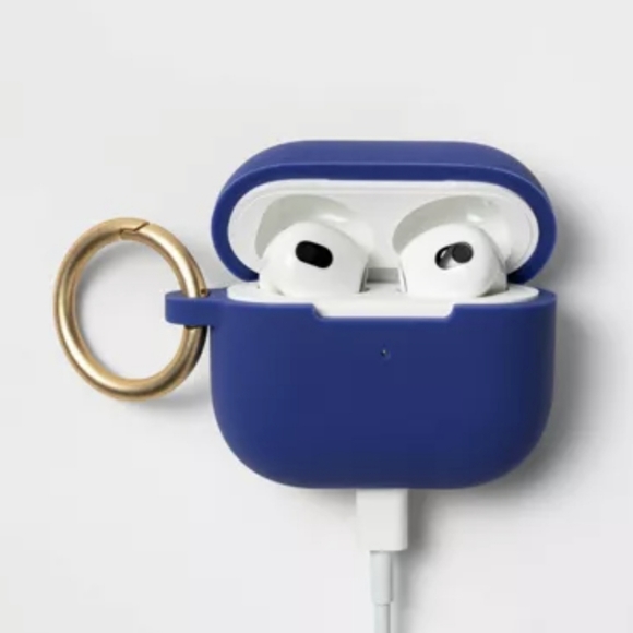 Apple AirPods Gen 3 Silicone Case with Clip - Picture 3 of 3